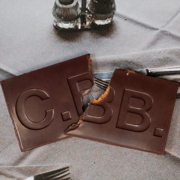 Crunchy Peanuts and Vanilla Cremé Chocolate Bar