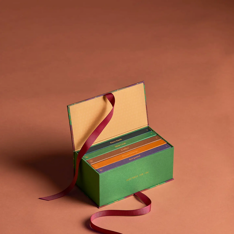 Holiday Collection Date Sweetened Chocolate