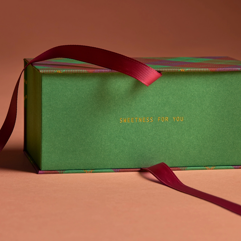 Holiday Collection Date Sweetened Chocolate